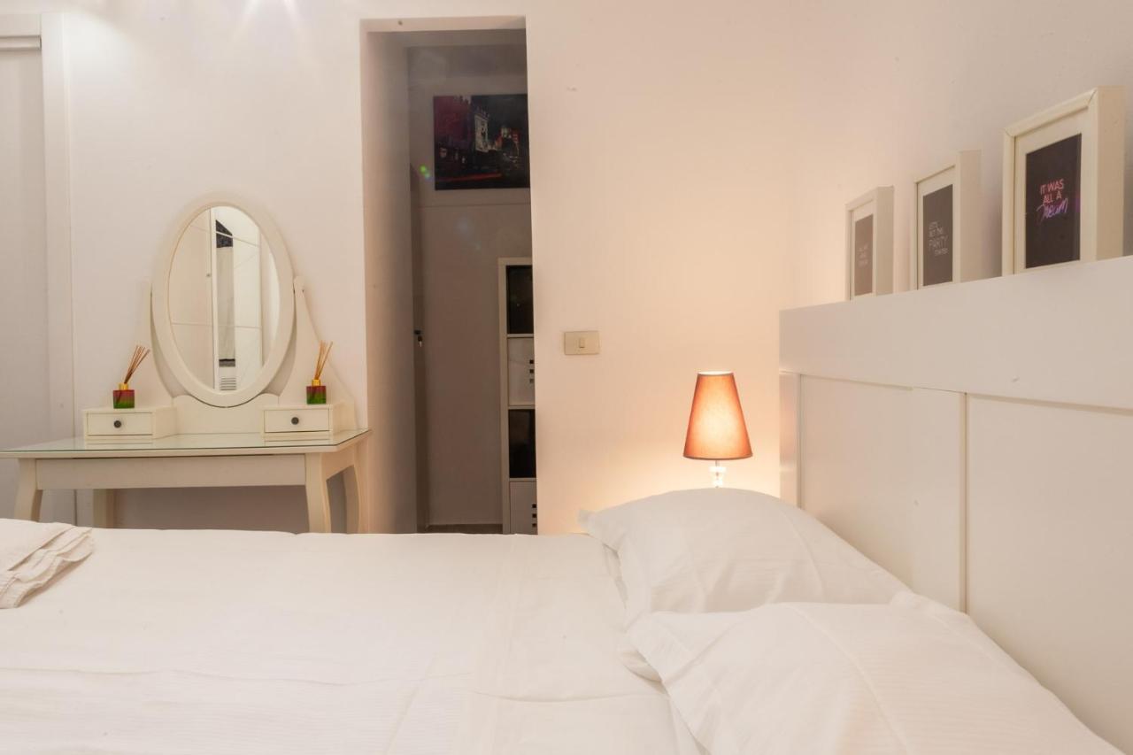 ミラノBnbutler - Vigevano, 13 - A Due Passi Dalla Darsenaアパートメント エクステリア 写真